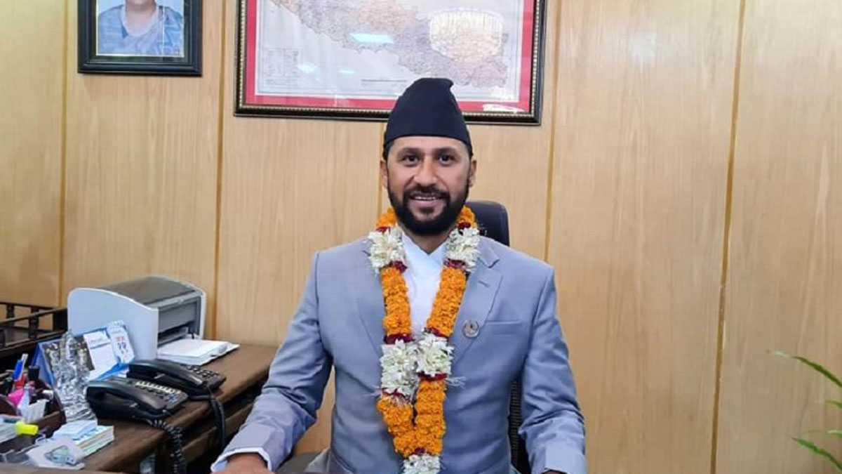 घटना सेलाए पनि काम सेलाउन दिन्नौं : गृहमन्त्री लामिछाने